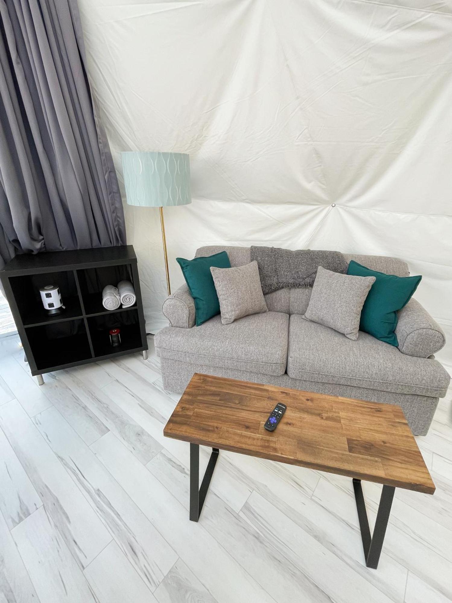 Вилла Port Wade Glamping Domes Victoria Beach Экстерьер фото