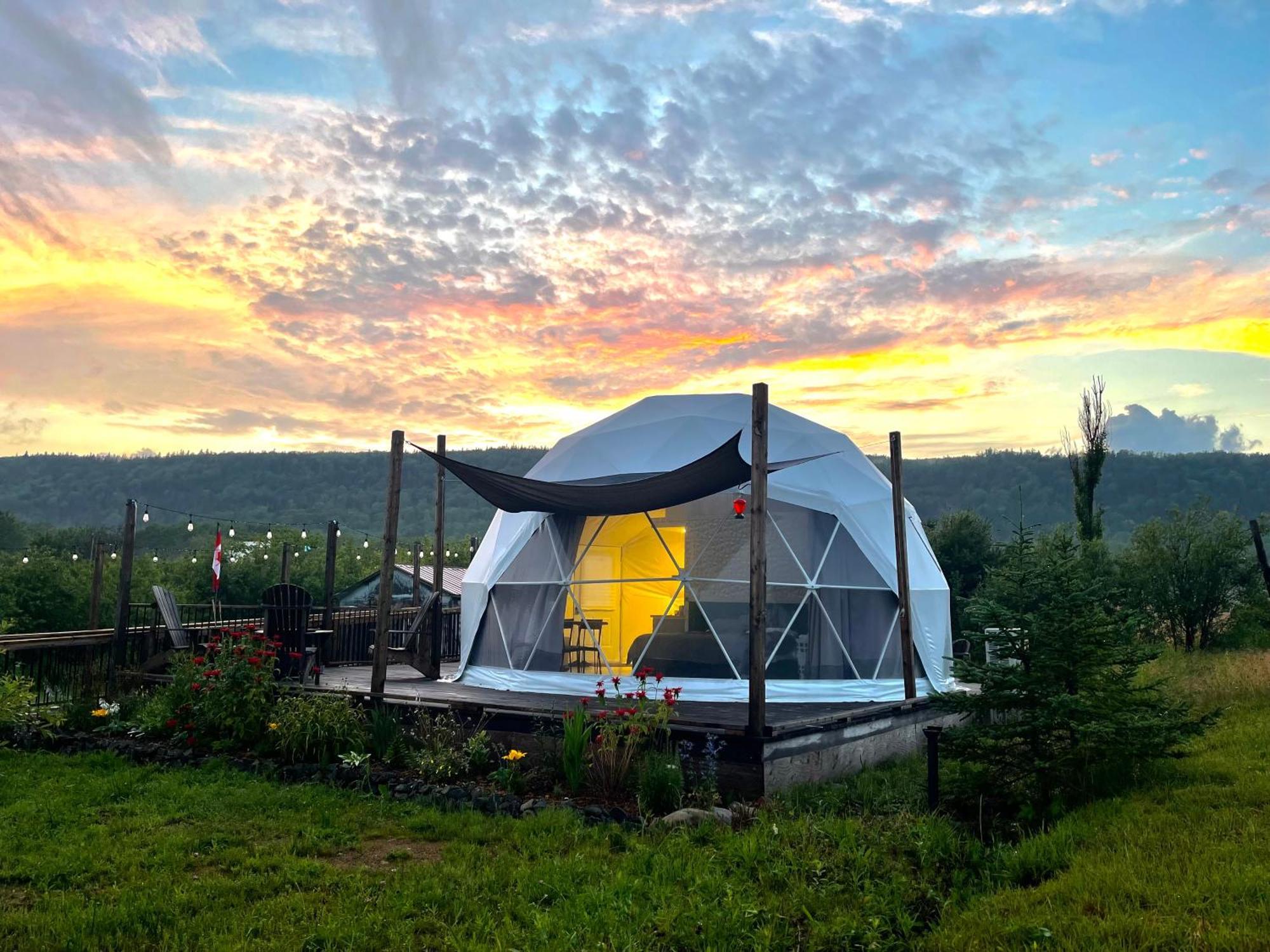 Вилла Port Wade Glamping Domes Victoria Beach Экстерьер фото